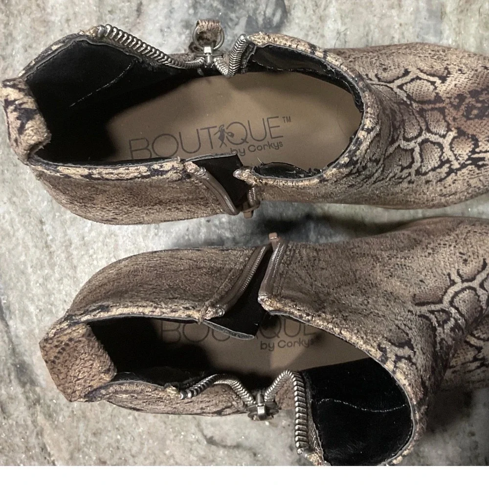 Boutique by Corkys Tombstone Boots Womens 6 Snakeskin Ankle Booties Bro Dual Zip